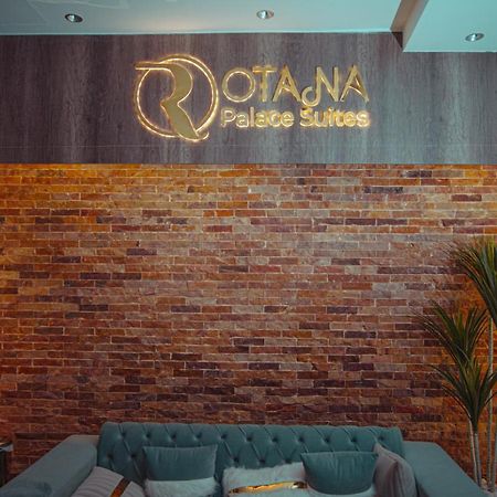 Rotana Palace Suites Кайро Екстериор снимка